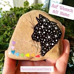 Schöner Gedenkstein Katze + Name, Silhouette Katzenkopf, Sternenhimmel, Regenbogenherz, bemalte Steine, Seelensteine mit Herz, Seelenkatze