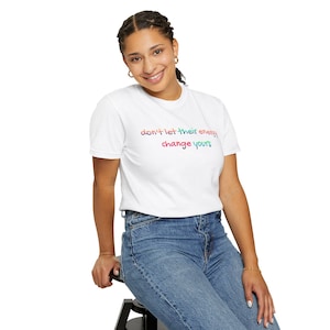 Positive Energie Unisex T-Shirt, Motivations-T-Shirt, Inspirational Kleidung, Gender Neutral Shirt, Ermutigendes Zitat Top