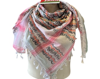 Lenço Keffiyeh fabricado na Palestina: Autêntico tecido multicolorido sobre fundo branco com franjas.