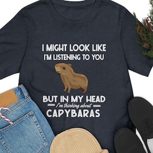 Camisa de capivara, presente de capivara, na minha cabeça estou pensando em capivaras, camiseta de amante de capivara, presente de proprietário de capivara, capivara engraçada