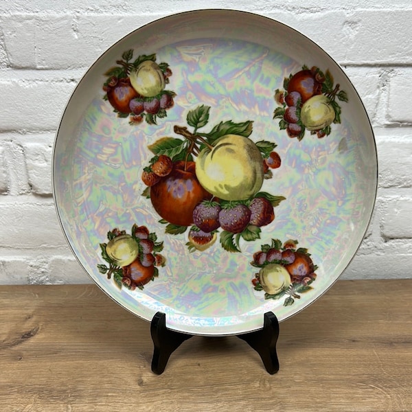 Vintage strawberry ceramic plate - wall hanging