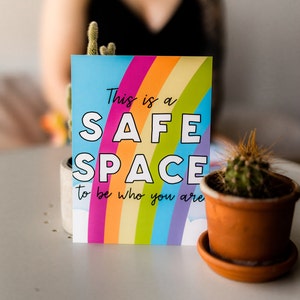 Espace sûr, Carte postale inclusive, Cadeaux, Cadeaux personnalisés, Impression, LGBTQ+, Art pour le bureau, Art pour la salle de classe, Inclusion, Outil sensoriel