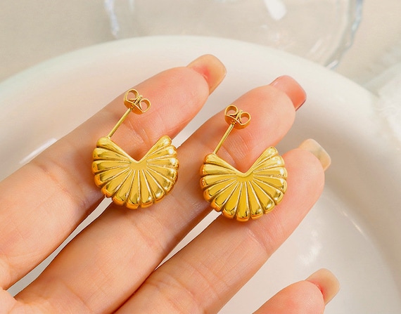 Vintage style gold earrings sale