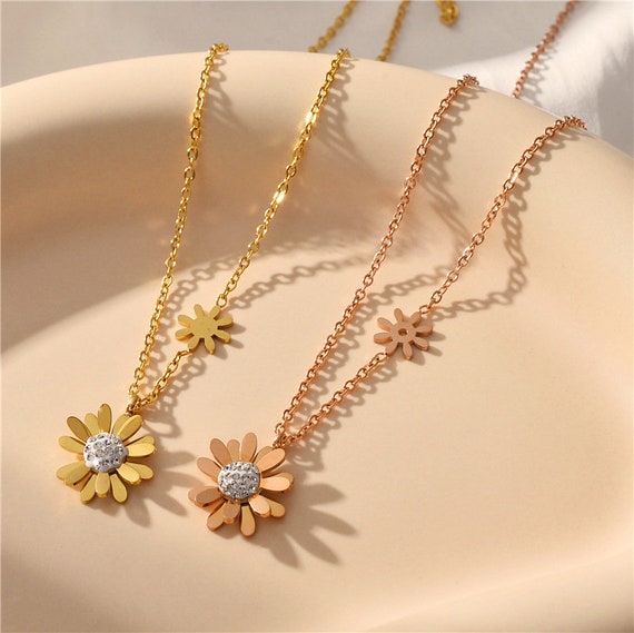 Gänseblümchen Anhänger Halskette mit kleinem Anhänger 18K Gold Gänseblümchen  Kette Mutter Geschenk Perfektes Geschenk für Sie Zierliche Blumen Halskette  - .de