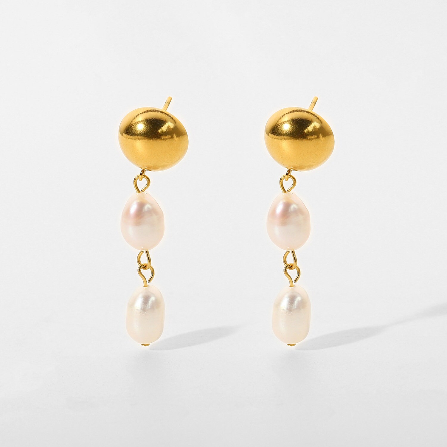 Pearl shop disc earrings