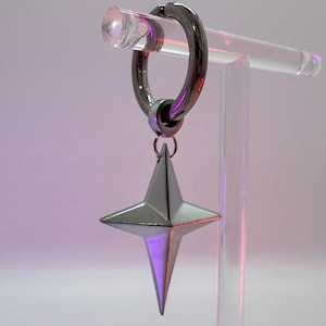 Chrome Star Earring – Futuristic K-pop Fantasy Inspired Jewelry