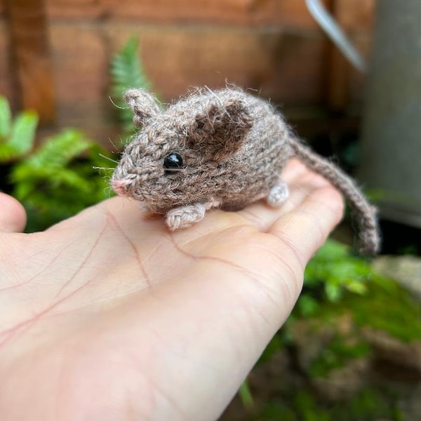 Mini Knitted Mouse Pattern
