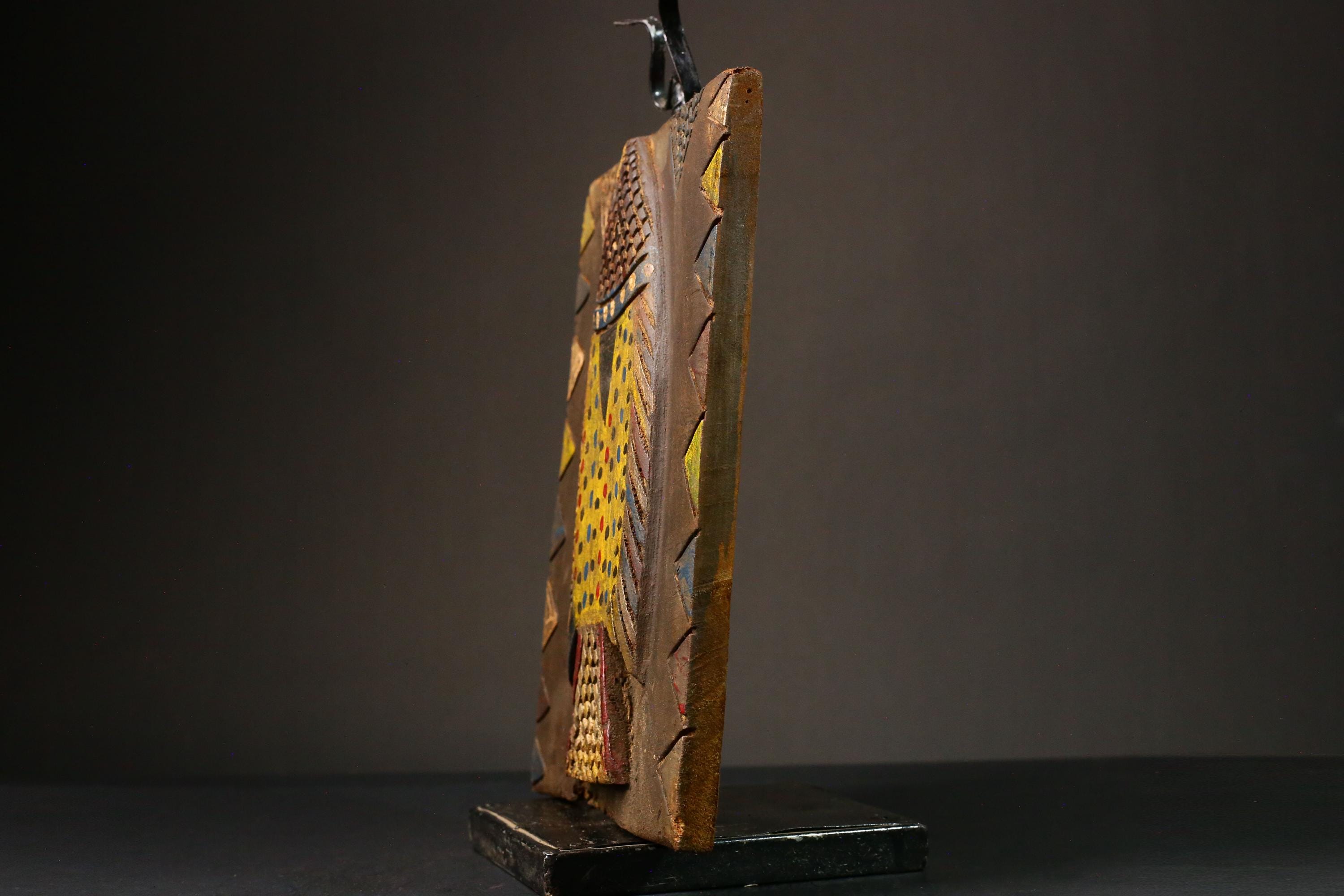 手彫りのアフリカ・ドゴン族の穀物倉庫の扉：マリの民族壁画（28/23.1