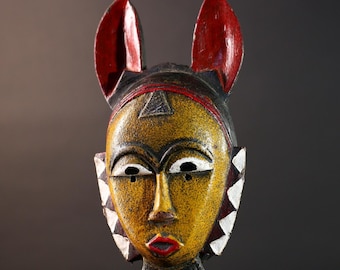 アフリカの部族のフェイスマスク 手彫りの木製ウォールアート コンゴ