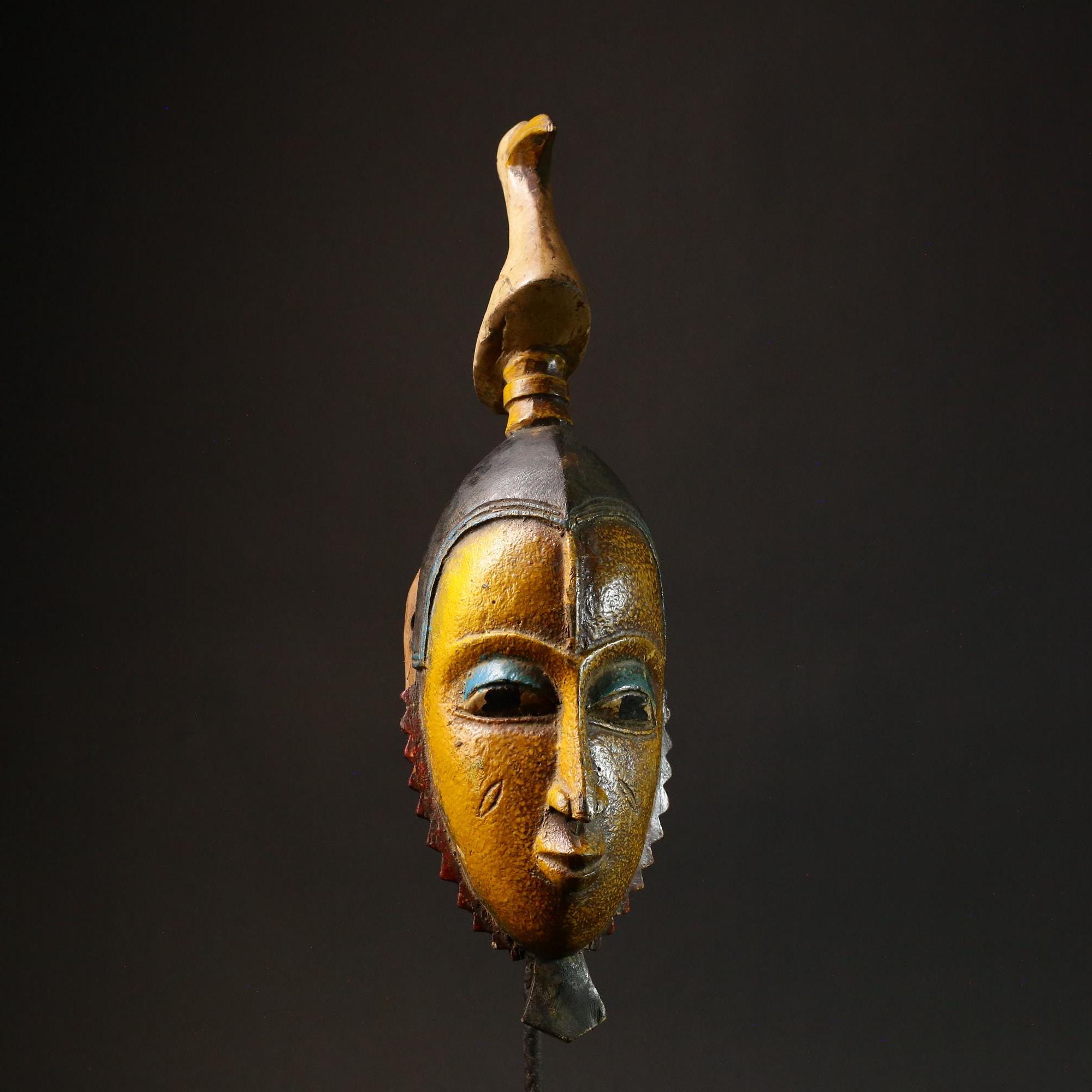 ヴィンテージ グロ ウッドマスク：アフリカの部族の紋章付き壁飾り