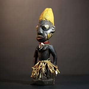 Handgefertigte Yoruba Ibeji Figur: Oyo Art im Saki-Stil, nigerianische Skulptur-G4873
