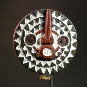 Handmade Bobo Sun Mask: African Tribal Wood Wall Decor -G3031