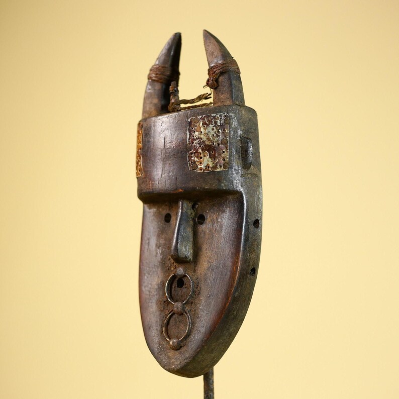 Tribal Ritual Binding Posts African Toma Mask Horned Brass Cheeks Guinea Tribal Wood Wall Art-g5883 ...