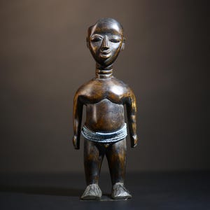 アフリカの豊穣の像 アクアバ アシャンティ ガーナのフィギュア 部族の木彫り ビーズ付き 象徴的な女性アート 手作り装飾 女性 G4718