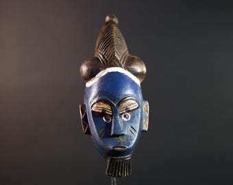 アフリカンマスク　彫刻の名手バウレ族！ バウレ族のアフリカのマスク：青い顔、木彫り、ドーム型の髪型-G5545