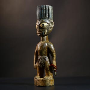 Afrikanische Yoruba Holzfigur: Nigerianische Tribalskulptur (35,7 cm)-G4729