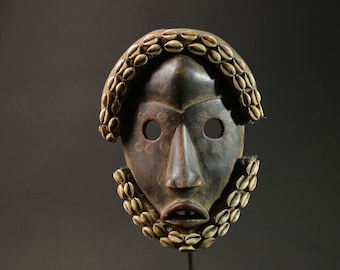 Maschera in legno africana / Intaglio tribale Dan / Decorazione murale artigianale / Arte in legno unica / Maschera africana vintage / Casa tribale da collezione -6056