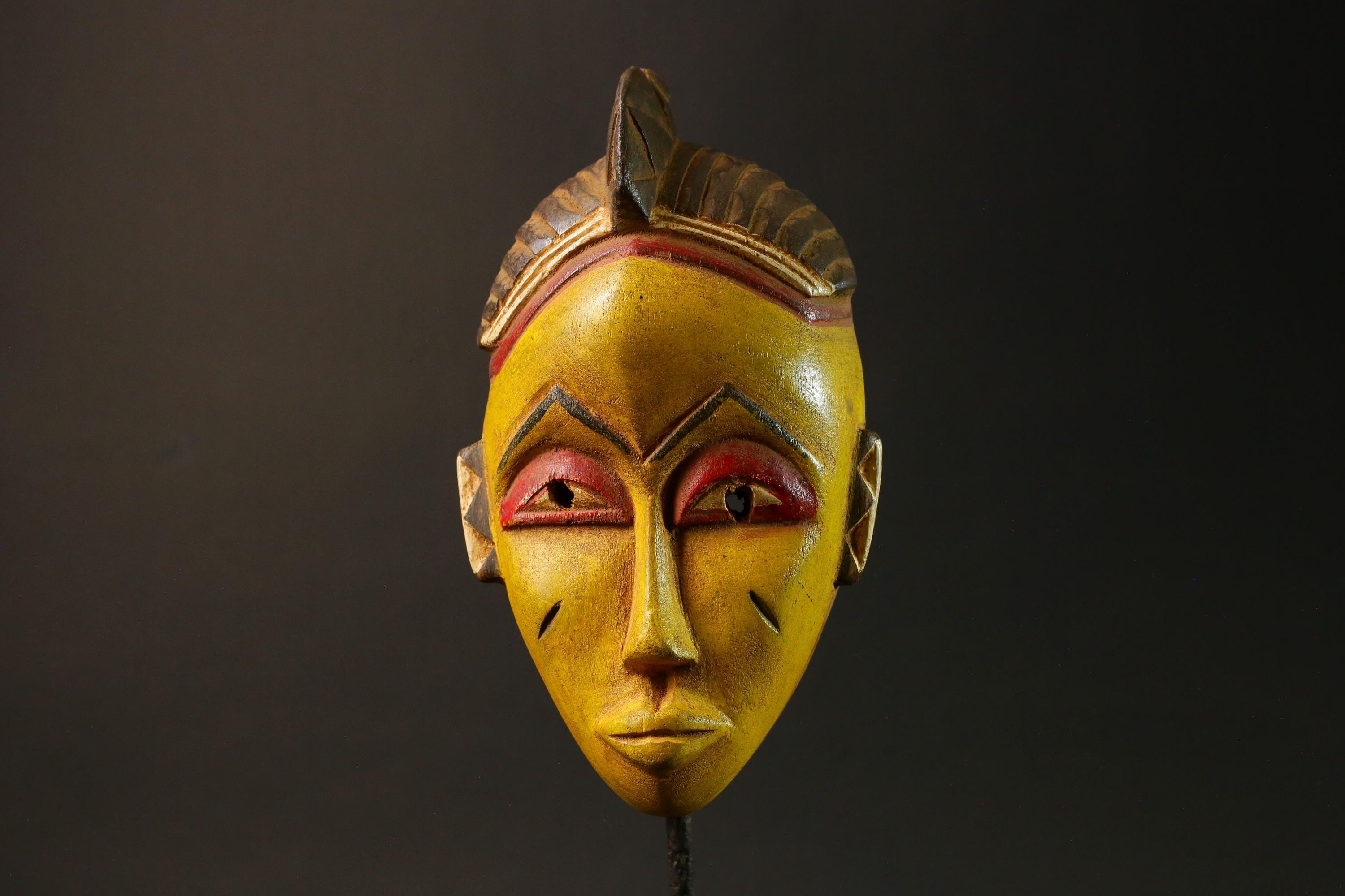 手彫りのアフリカン・バウレ・マスク：ヴィンテージ・トライバル