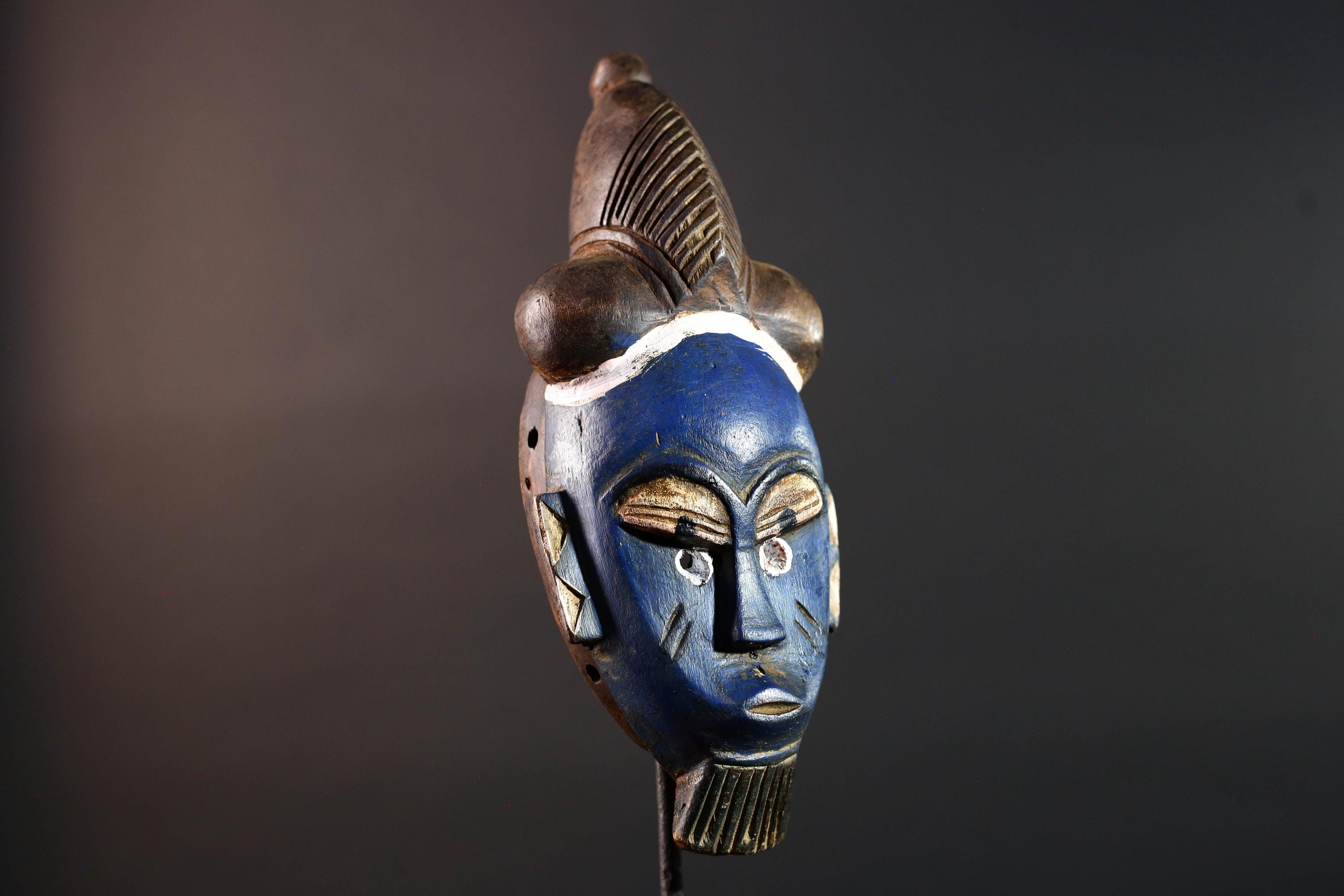 バウレ族のアフリカのマスク：青い顔、木彫り、ドーム型の髪型-G5545