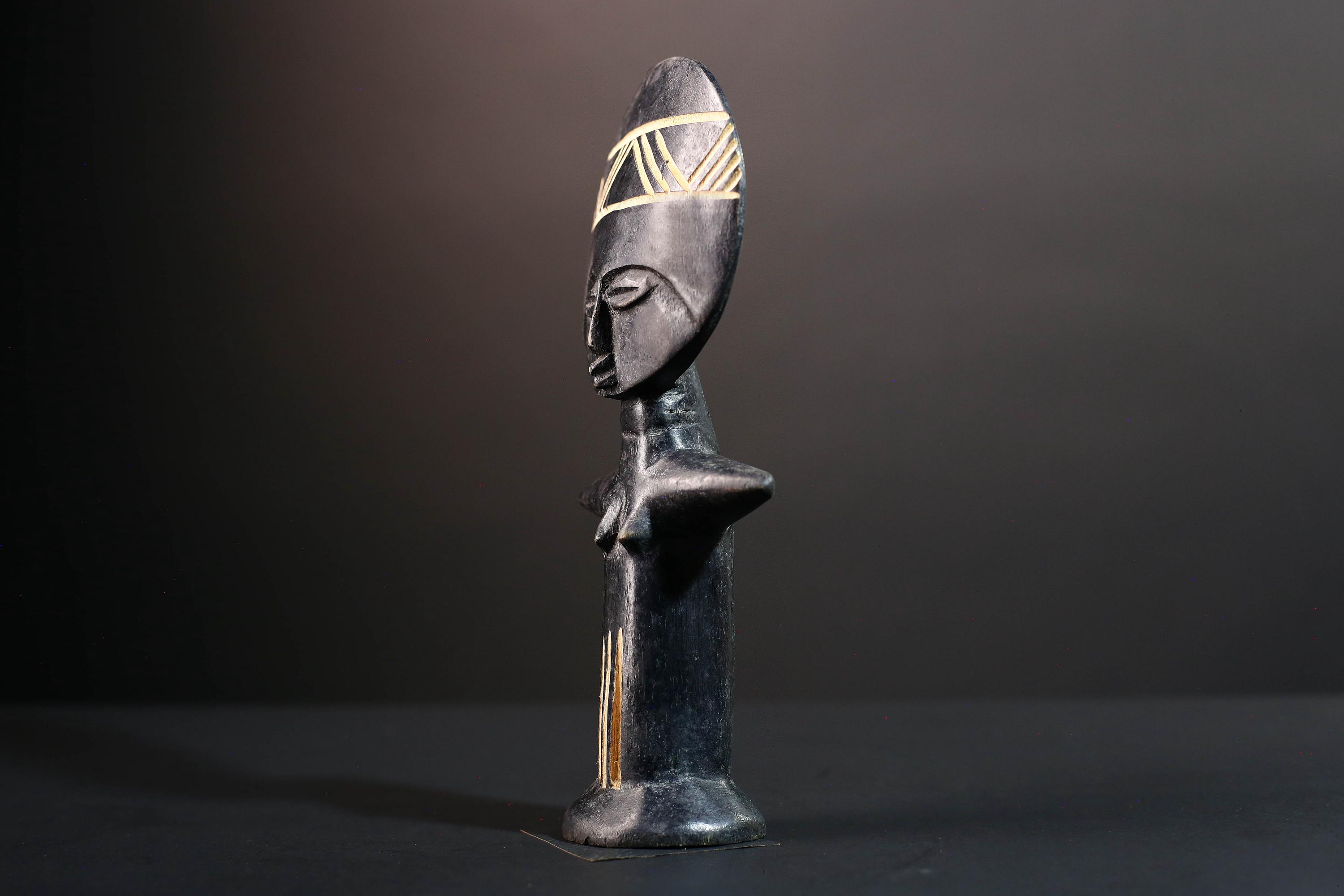 乳飲みのアシャンティ族のアクアバ人形アクワバ　アフリカ民族プリミティブアート アフリカ アシャンティ族 アクワバ人形 プリミティブアート