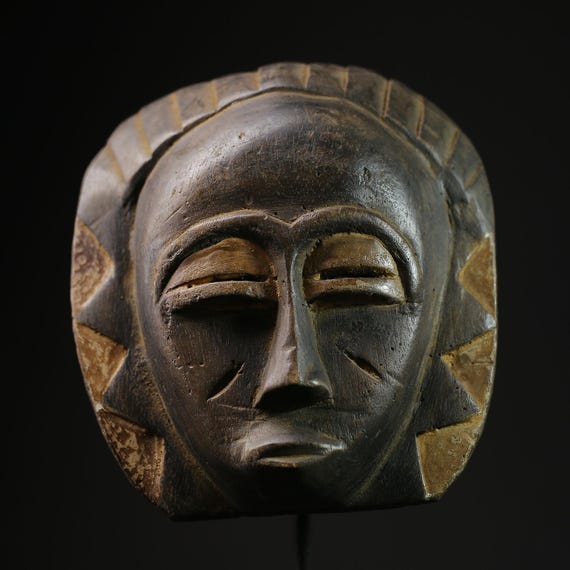 手彫りのバウレ族の仮面：アフリカの部族芸術、幾何学模様の木彫-5347