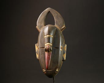 アフリカのマスク：象の鼻をモチーフにした木製のグルマスク-G3022