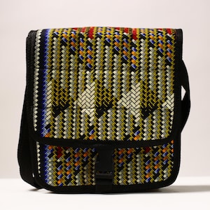 Sac à bandoulière imprimé wax africain, sac à main ethnique fait main, sac messager en tissu tribal, sacoche bohème audacieuse, cadeau culturel unisexe-G4494