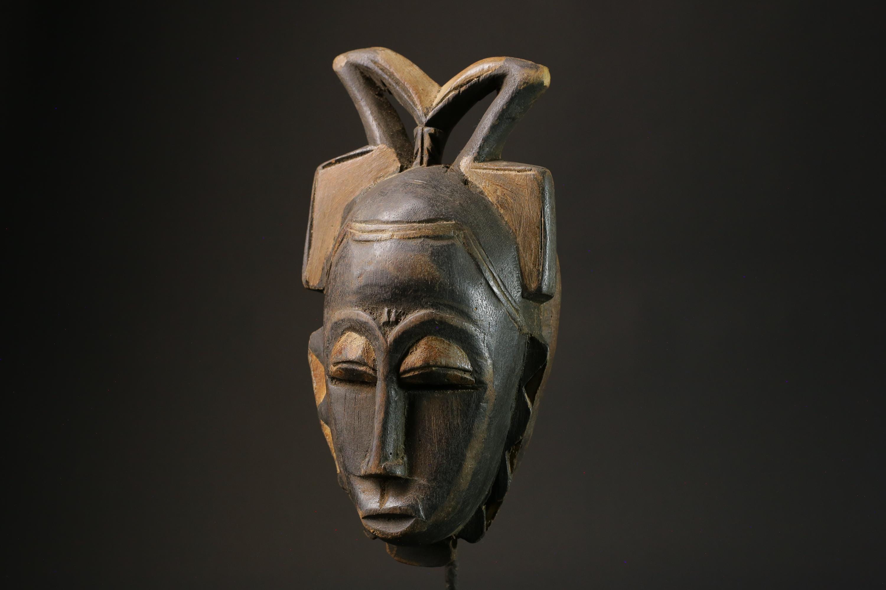 アフリカンマスク　彫刻の名手バウレ族！ 半額》バウレ族マスク【アフリカンアート 仮面】 (f071-15