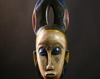 Africa Guro Tribal Mask Looped Crest Multicolor Carved Wood Sculpture Wall Art Côte d’Ivoire Vintage Face Decor Handcrafted Ethnic Art-G4101