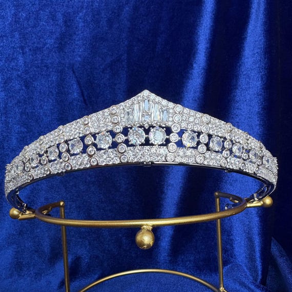 Duchess of Calabria display picture 3