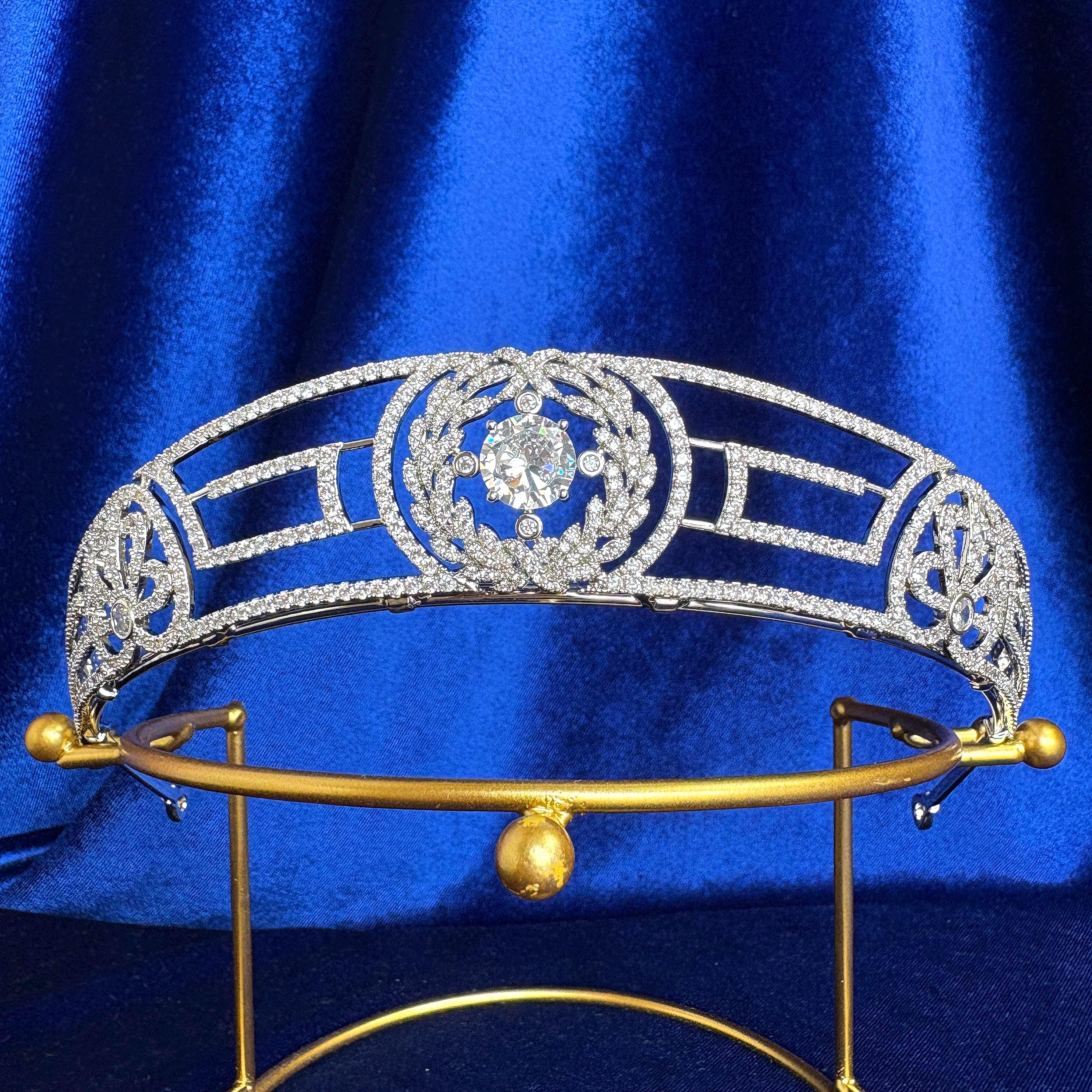 an ⁎ tiara 　４点おまとめ Princess Andrew of Greece and Denmark the Meander Tiara , Greek