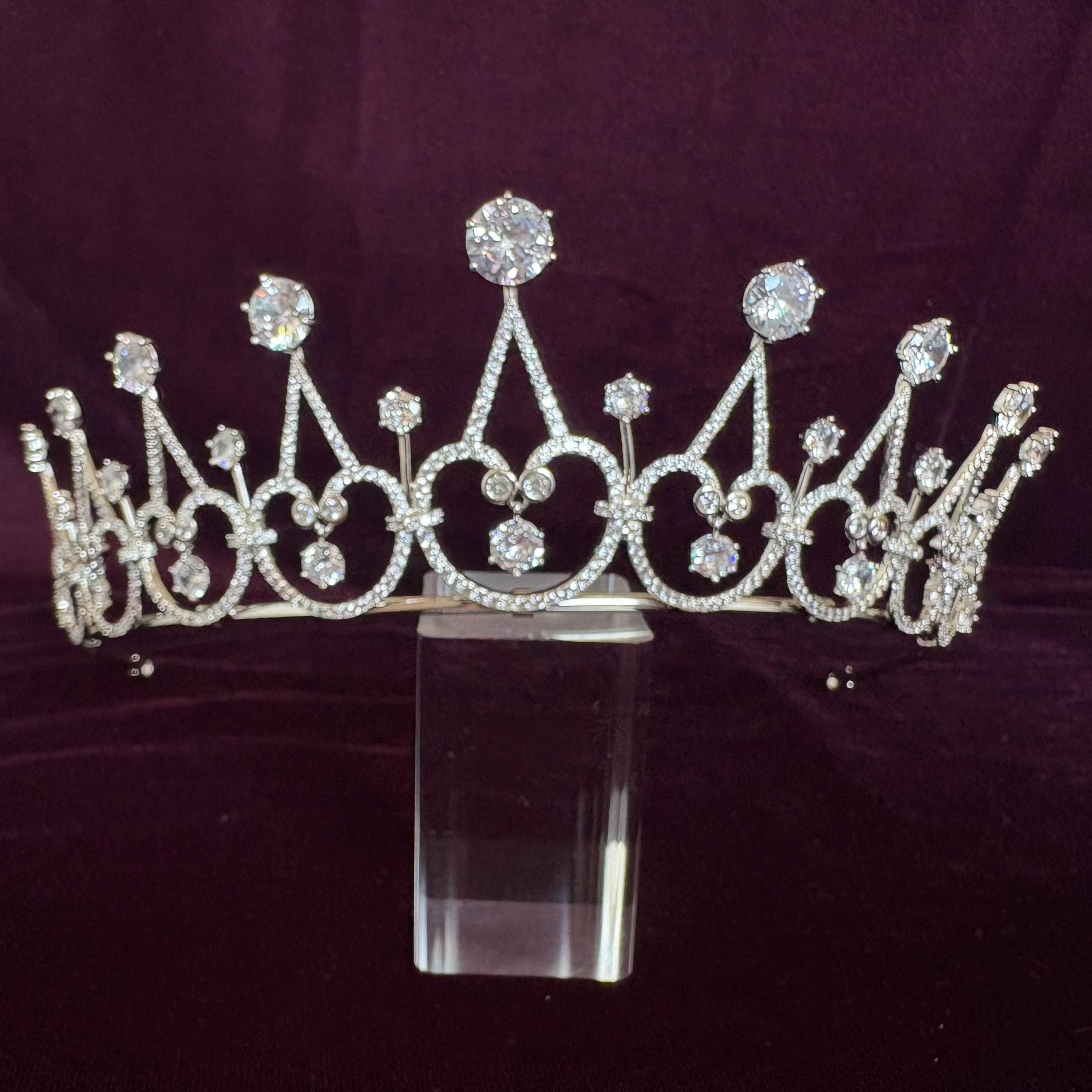 Modern Geometrical Romantic Wedding Crown Cosmic Dainty  display picture 3