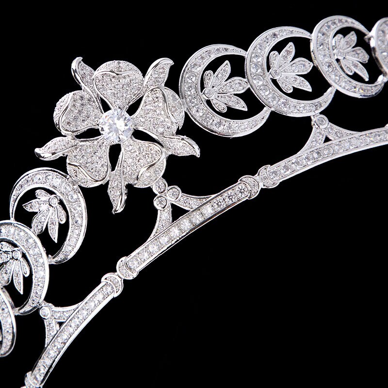 K⭐︎Tiaraページ♡ The Teck Crescent Tiara - Queen Elizabeth II - British Royal