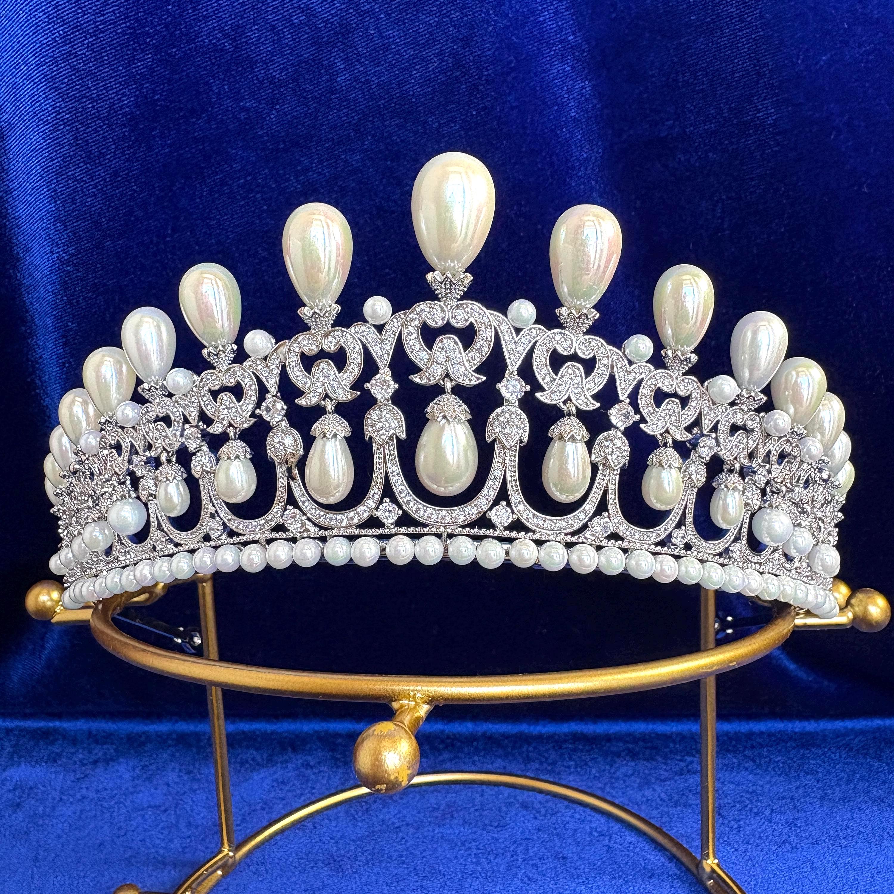 Queen Therese and Queen Amalia Bavarian Lover's Knot Tiara Pearl