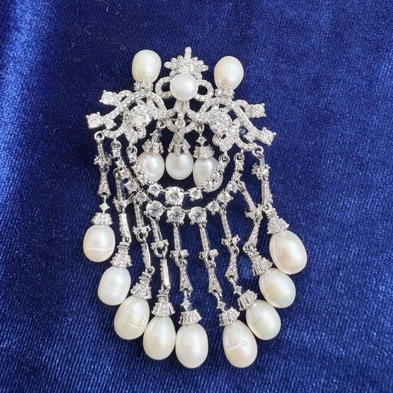Queen Olga's Pearl Brooch Queen Elizabeth II British Royal Jewelry