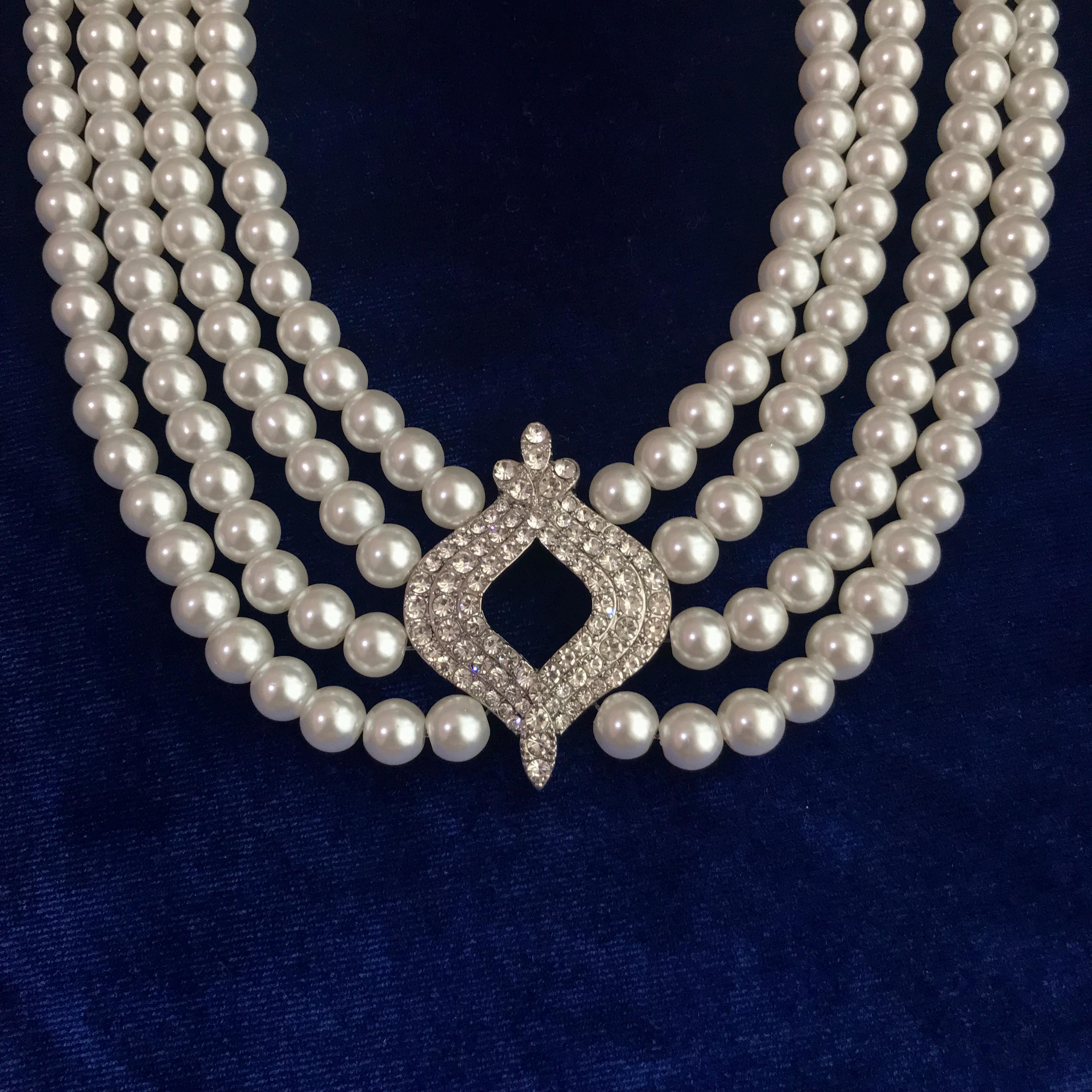 Kate Middleton - Queen Elizabeth II Pearl Choker -royal