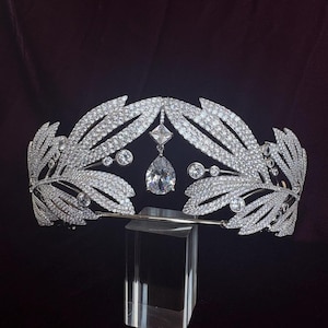 Laurel Leaf Greek Goddess Wedding Crown Olympian Mythology Design Ethereal Bridal Tiara Divine Style Drop Diamond Silver Headpiece