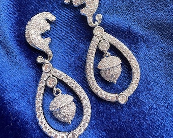 Pendientes de novia de la princesa Kate Middleton, duquesa de Cambridge, de plata con circonita cúbica, colgantes, joyería real de lujo, estilo art déco clásico.