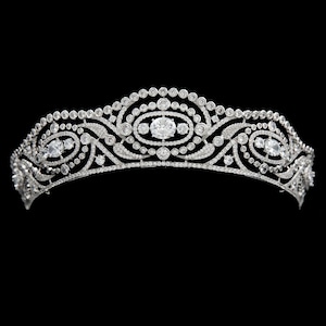 Bridal Royal Wedding Crown Luxury Headpiece for Bride American Diamond CZ Queen Style Luxury Tiara for Collection Ballet Theatre Opera Art
