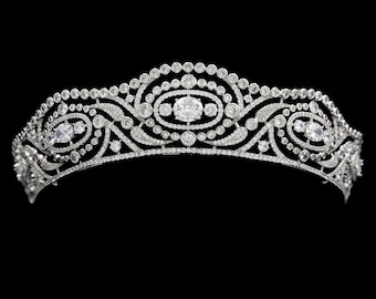 Bridal Royal Wedding Crown Luxury Headpiece for Bride American Diamond CZ Queen Style Luxury Tiara for Collection Ballet Theatre Opera Art