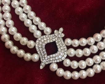 Kate Middleton - Queen Elizabeth II Pearl Choker -Royal Jewel - Royal Souvenir - Pearl Necklace