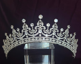 Luxury Bridal Tiara Cubic Zirconia Wedding Crown Headpiece for Bride Elegant Design Royalty Inpsired