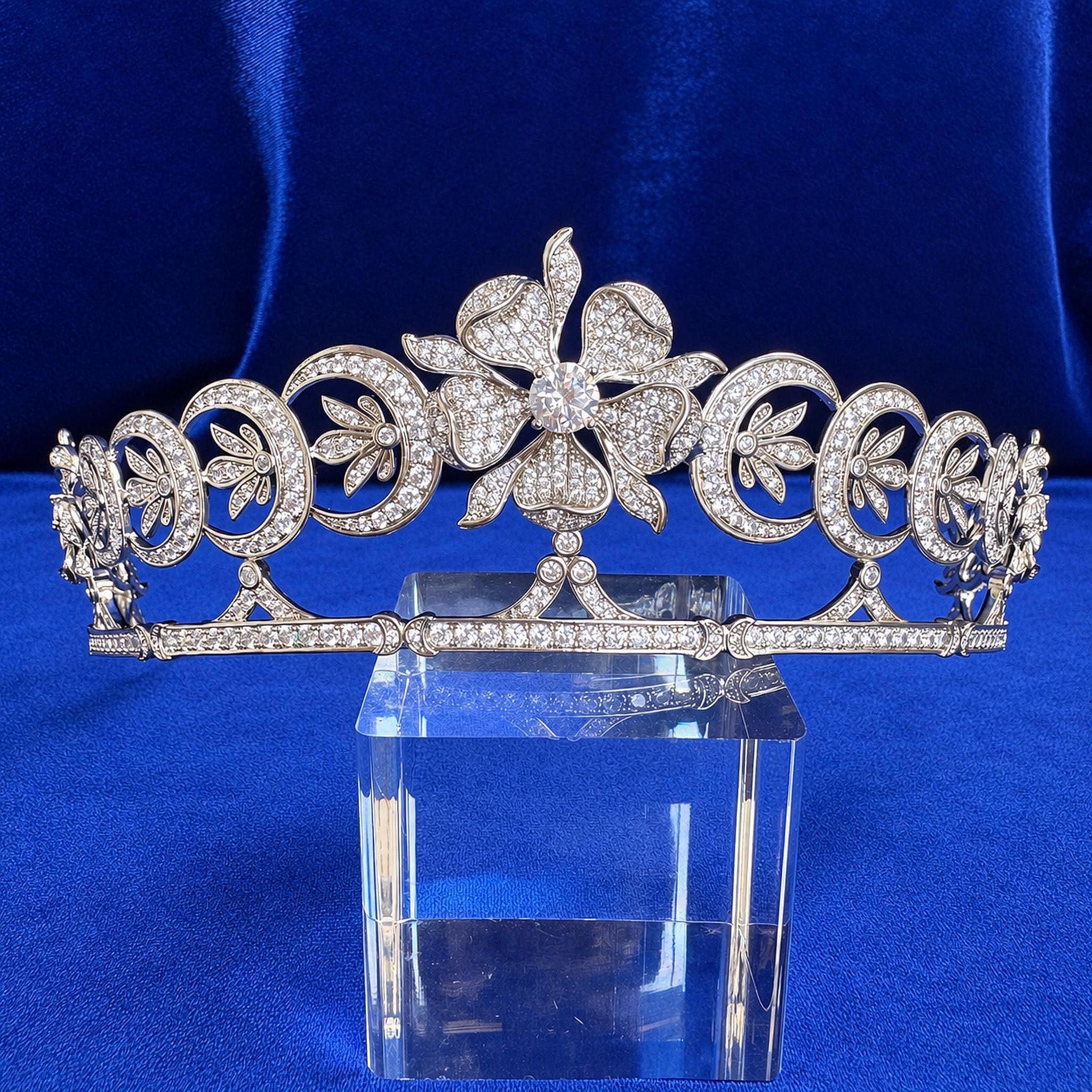 Queen Elizabeth the Queen Mother's the Teck Crescent Tiara