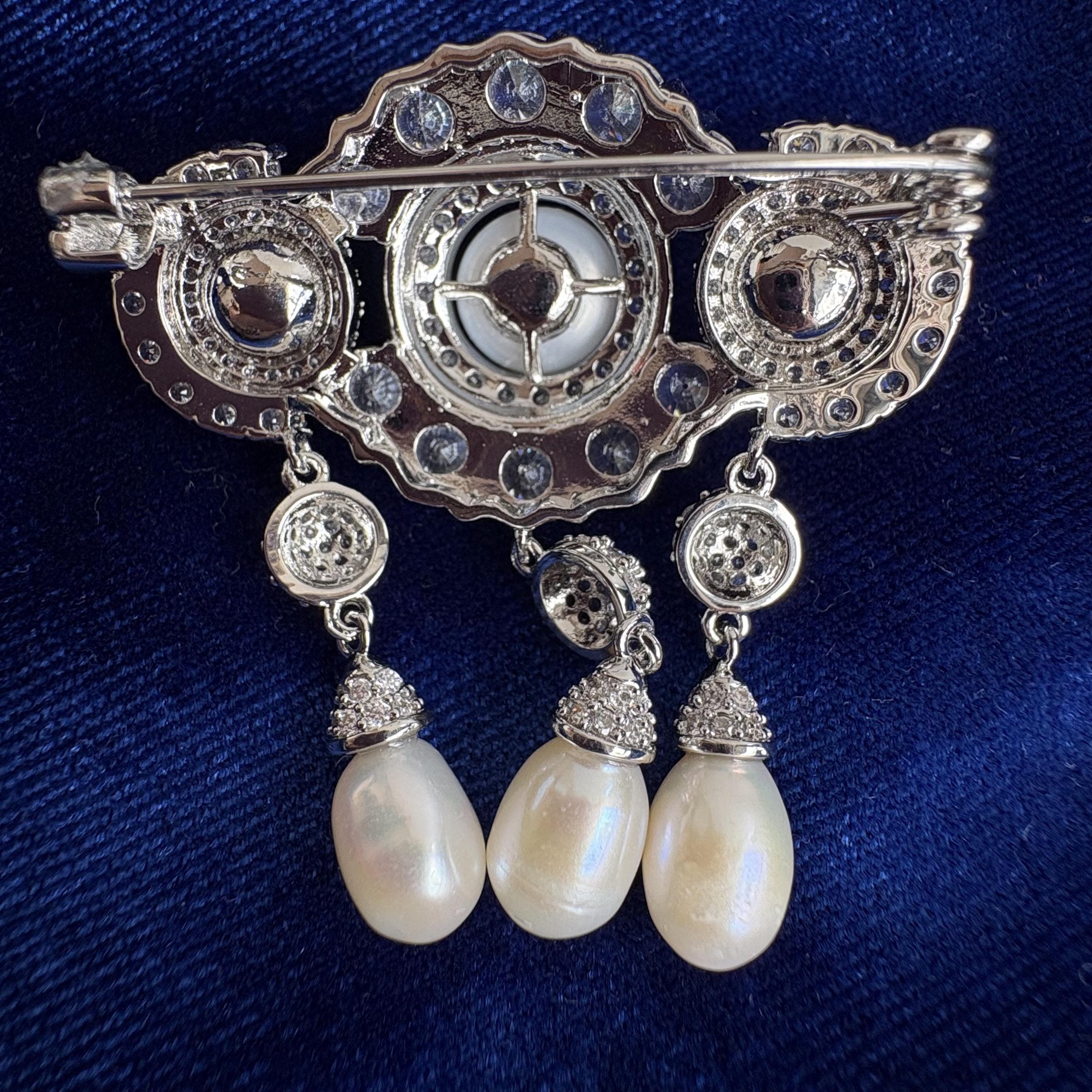 アクセサリー Silver South Sea Pearl brooch Rank A Silver South Sea Pearl brooch Rank A - メルカリ