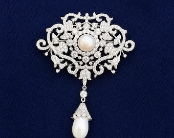 Dangling Drop Tear Pearl Victorian Brooch Vintage Style Scroll Open Work Statement Baroque Cubic Zirconia American Diamond Luxury Pin