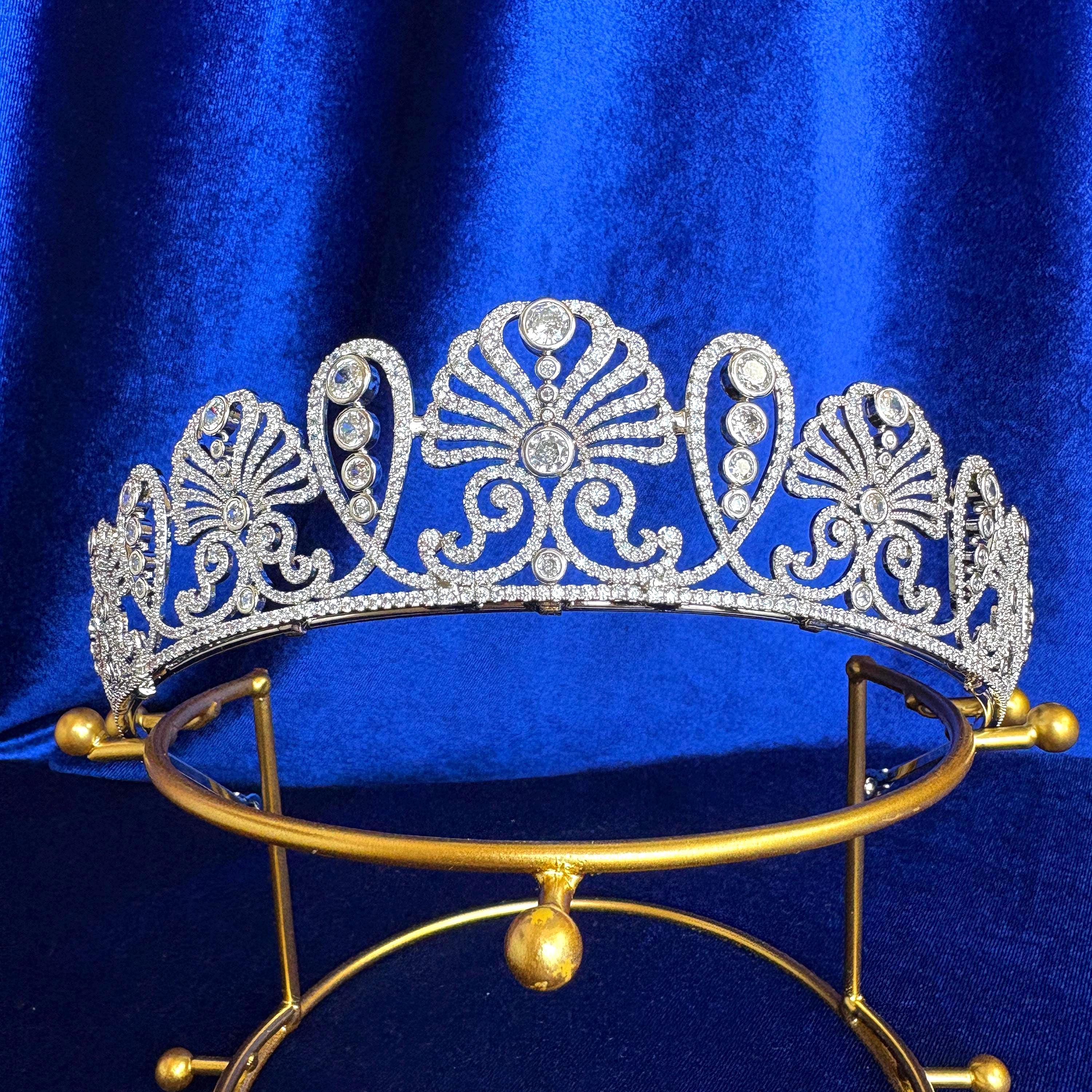Princess Chichibu Honeysuckle Tiara Worn by Empress Michiko