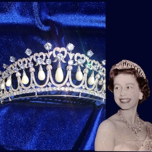 HM Queen Elizabeth II of Lover&#39;s Knot Tiara Shell Pearls Full Cubic Zirconia Handmade Royal Crown Queen of England British Royal Souvenir