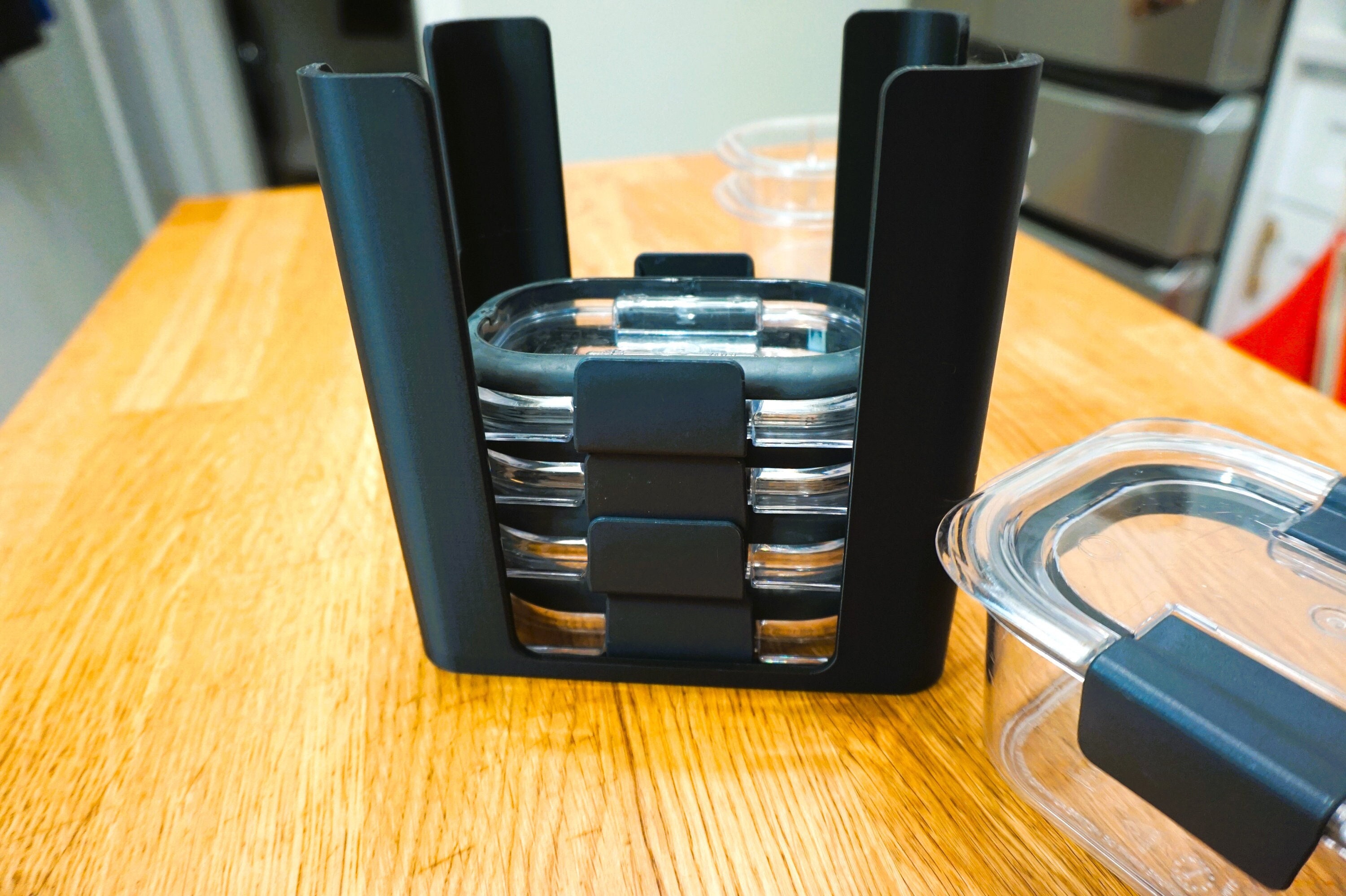 1.3 Cup Rubbermaid Brilliance Lid Holder, Holds 8 Lids