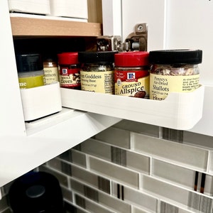 Under Cabinet Hanging Spice Rack with Six Spice Bottles – X-Nrg Life