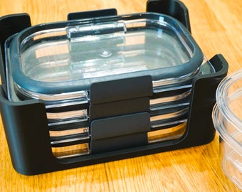 Uchwyt na pokrywkę Rubbermaid Brilliance o pojemności 3,2 lub 4,7 kubka, mieści 4 lub 8 pokrywek
